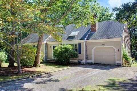 14 Heron Cir, Mashpee, MA 02649 photo 1