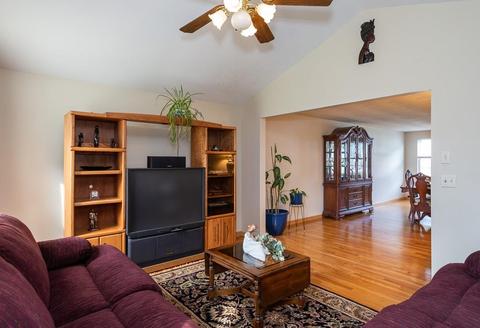 59 Pheasant Dr, Springfield, MA 01119 photo 11