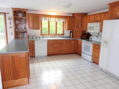 33 Sandy Hill Rd, Raynham, MA 02767 photo 3