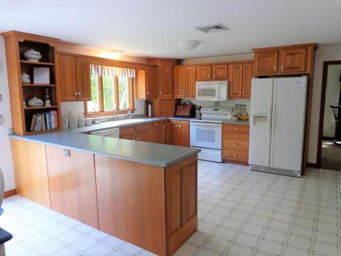33 Sandy Hill Rd, Raynham, MA 02767 photo 4