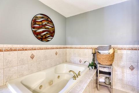 26 Mandalay Rd, Springfield, MA 01118 photo 14