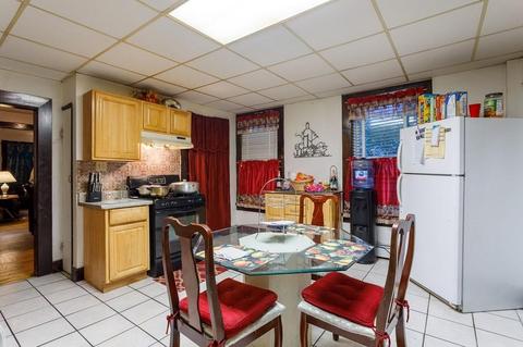 12 Hudson St, Worcester, MA 01609 photo 5