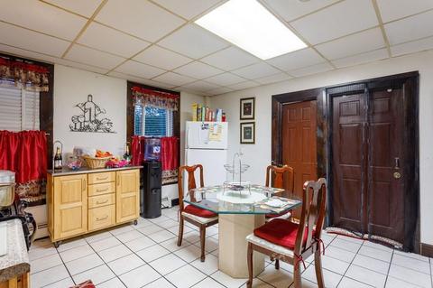 12 Hudson St, Worcester, MA 01609 photo 4