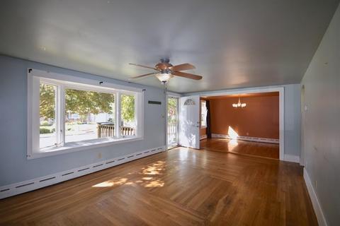 33 Pershing Ave, Acushnet, MA 02743 photo 7
