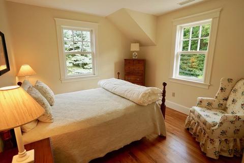 27 Brown St, Marblehead, MA 01945 photo 31