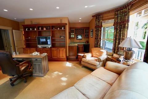 27 Brown St, Marblehead, MA 01945 photo 18