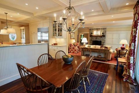 27 Brown St, Marblehead, MA 01945 photo 11