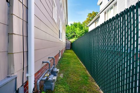 116 Maynard St, Springfield, MA 01109 photo 6