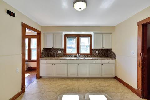 116 Maynard St, Springfield, MA 01109 photo 11