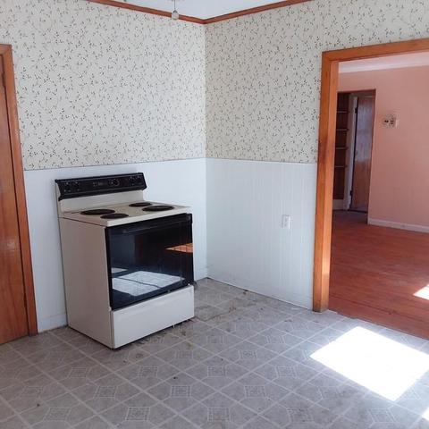 11 Maple Ave, Ware, MA 01082 photo 4