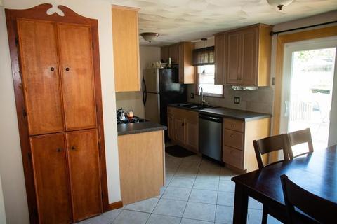 49 Overlea Dr, Springfield, MA 01119 photo 5