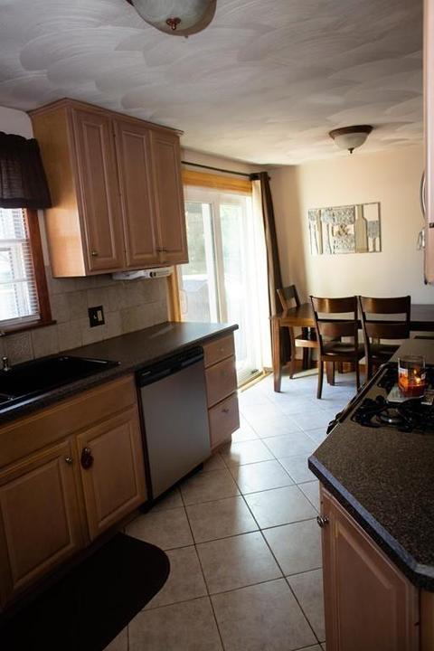 49 Overlea Dr, Springfield, MA 01119 photo 3