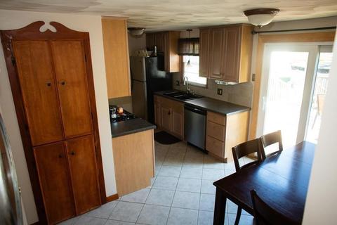 49 Overlea Dr, Springfield, MA 01119 photo 4