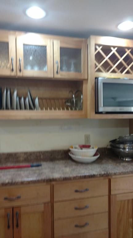 67 Lang St, Springfield, MA 01104 photo 5