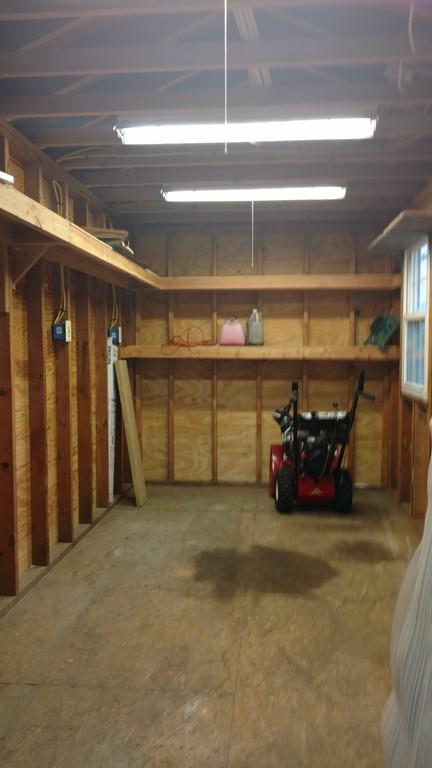 67 Lang St, Springfield, MA 01104 photo 8