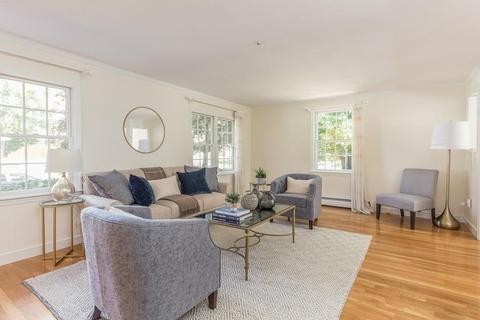 25 Twitchell St, Wellesley, MA 02482 photo 2