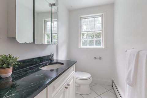 25 Twitchell St, Wellesley, MA 02482 photo 9