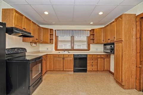 79 Myrtle Ave, Webster, MA 01570 photo 7