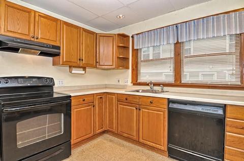 79 Myrtle Ave, Webster, MA 01570 photo 8