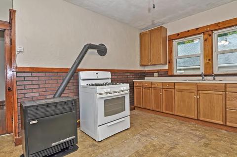79 Myrtle Ave, Webster, MA 01570 photo 22