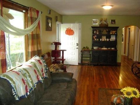 127 Chestnut St, Southbridge, MA 01550 photo 26