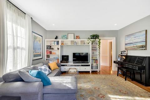 31 Harvard St, Dedham, MA 02026 photo 4