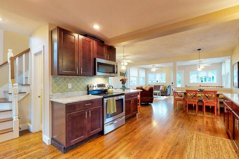 5 Marsh Ave, Beverly, MA 01915 photo 2