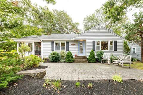 12 Bearse Rd, Mashpee, MA 02649 photo 1