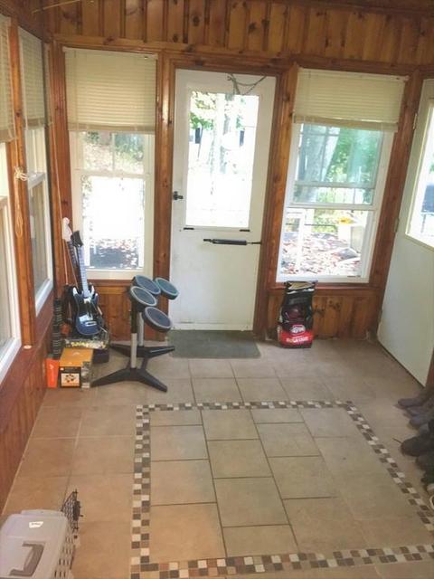 105 Monadnock St, Gardner, MA 01440 photo 2