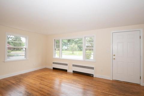 16 Dixfield Rd, Worcester, MA 01606 photo 5