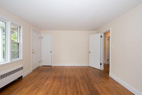 16 Dixfield Rd, Worcester, MA 01606 photo 6