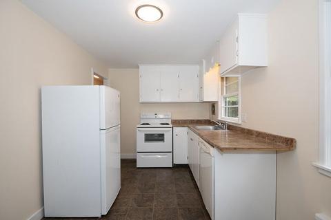 16 Dixfield Rd, Worcester, MA 01606 photo 13