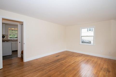 16 Dixfield Rd, Worcester, MA 01606 photo 8