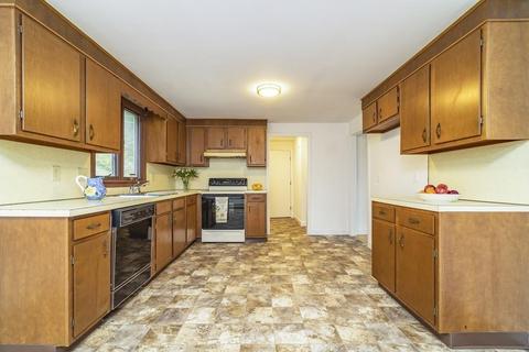 18 Pond St, Dover, MA 02030 photo 6