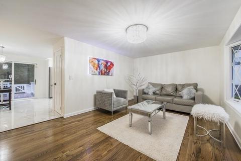 85 Ruthven St, Springfield, MA 01128 photo 11