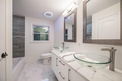 85 Ruthven St, Springfield, MA 01128 photo 5