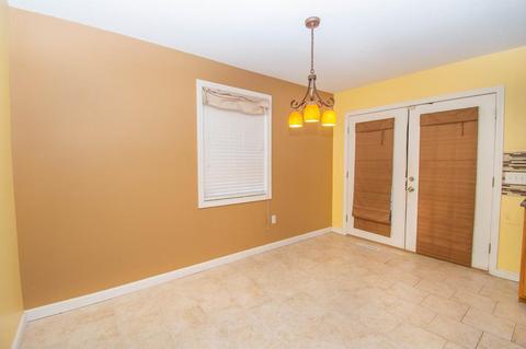 217 Cabinet St, Springfield, MA 01129 photo 5