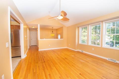 217 Cabinet St, Springfield, MA 01129 photo 4