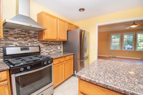 217 Cabinet St, Springfield, MA 01129 photo 10