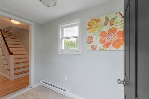 8 Sherbrook Ave, Worcester, MA 01604 photo 4