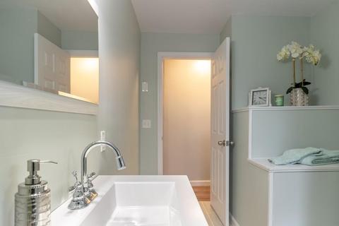 8 Sherbrook Ave, Worcester, MA 01604 photo 21