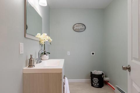 8 Sherbrook Ave, Worcester, MA 01604 photo 18