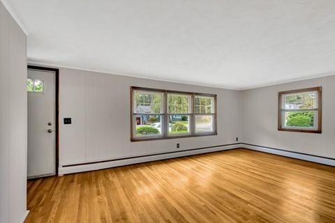 21 Nancy Dr, Webster, MA 01570 photo 4