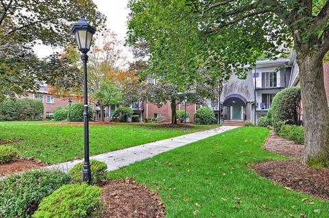 80 Walnut St #211, Canton, MA 02021 photo 2