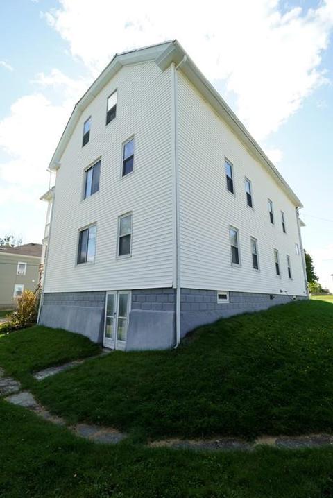 30 Everett Ave, Webster, MA 01570 photo 4