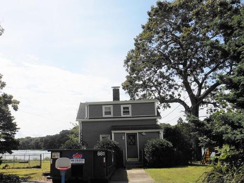 102 Hermit Dr, Warwick, RI 02889 photo 2