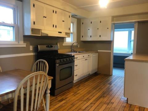 124 Powell Ave, Springfield, MA 01118 photo 3