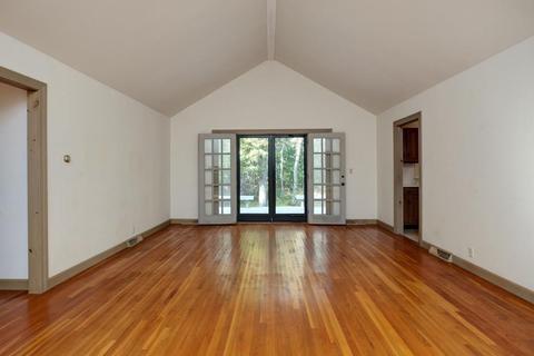 21 Lowell Rd, Cotuit, MA 02635 photo 9