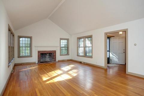 21 Lowell Rd, Cotuit, MA 02635 photo 4