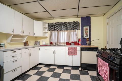 173 Phoenix Ter, Springfield, MA 01104 photo 13